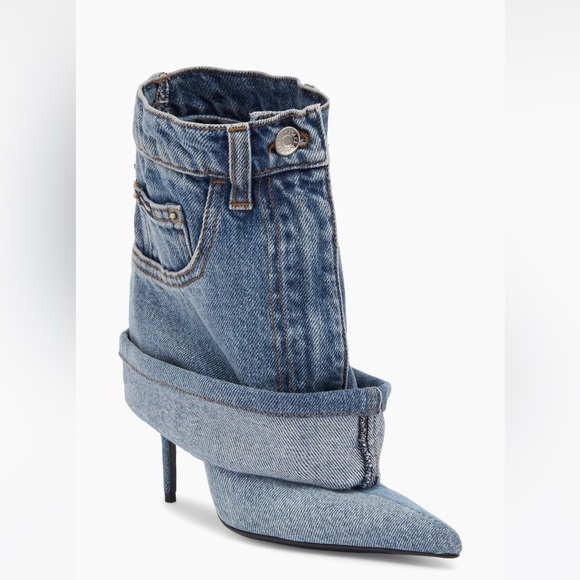 Dolce&Gabbana
Denim Booties authentic new with box size 10 - Picture 7 of 12